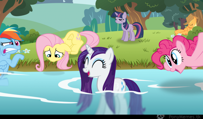 Rarity kąpiąca się